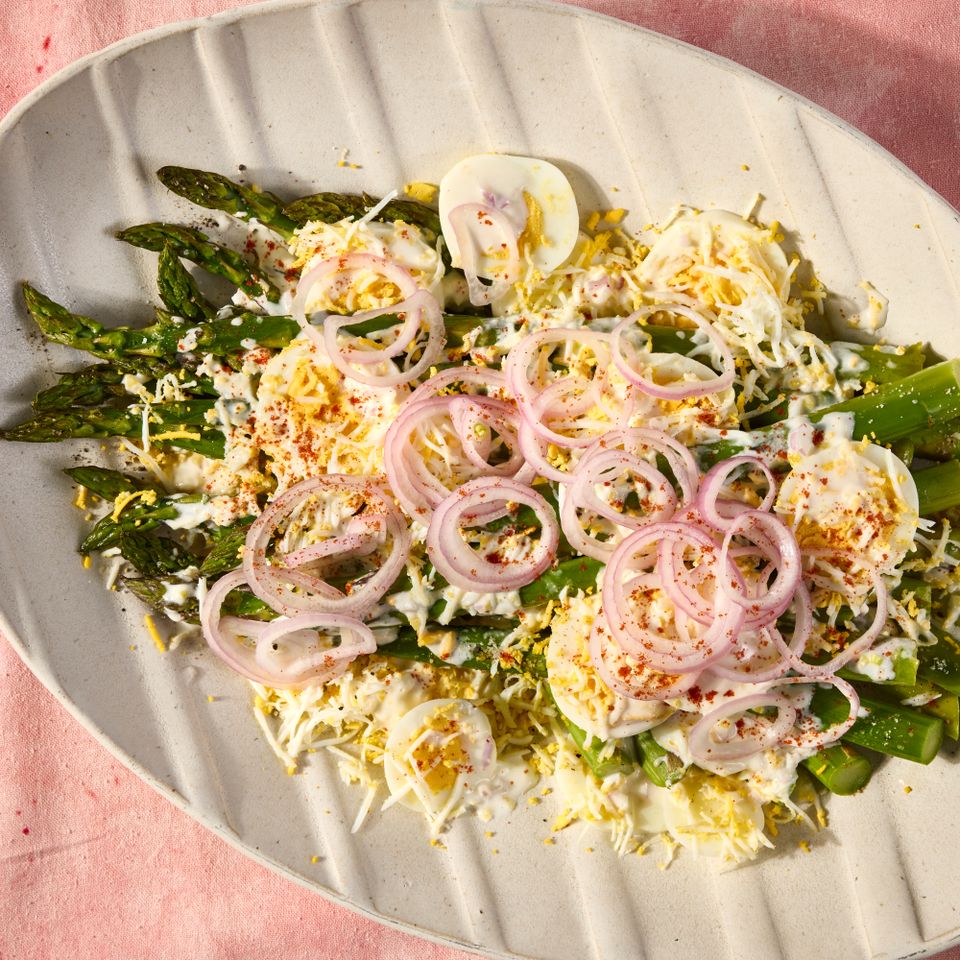 श्रेय: छायाचित्रकार: जेन कॉसी, फूड स्टायलिस्ट: एमिली नाबोर्स हॉल, प्रॉप स्टायलिस्ट: प्रिसिला मॉन्टिएल