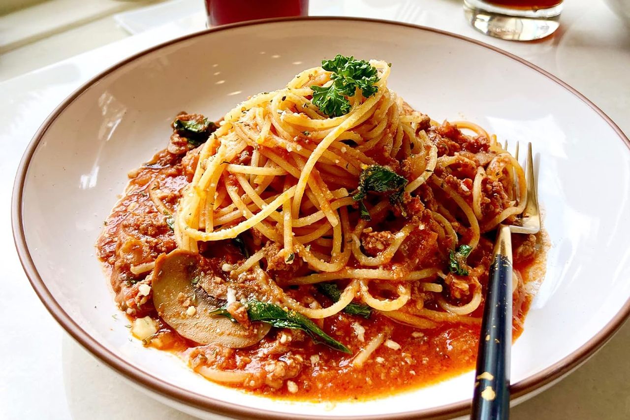 मोरा सिरेमिक मोठ्या पास्ता बाउल 30oz पास्ता क्रेडिट: ऍमेझॉन