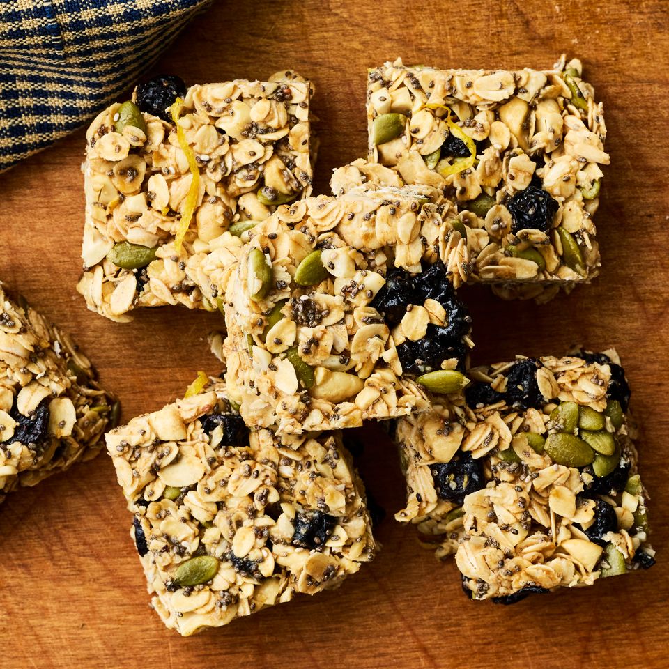 क्रेडिट: फोटोग्राफर व्हिक्टर प्रोटासिओ, फूड स्टायलिस्ट मार्गारेट डिकी, प्रॉप स्टायलिस्ट जोश हॉगल.