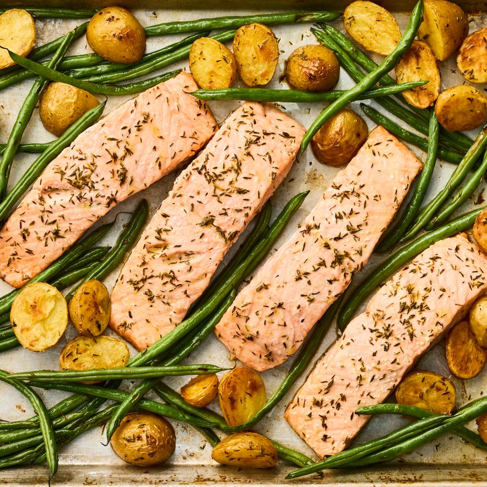 क्रेडिट: छायाचित्रकार: ग्रेग डुप्री, प्रॉप स्टायलिस्ट: क्लेअर स्पोलेन, फूड स्टायलिस्ट: चेल्सी झिमर.