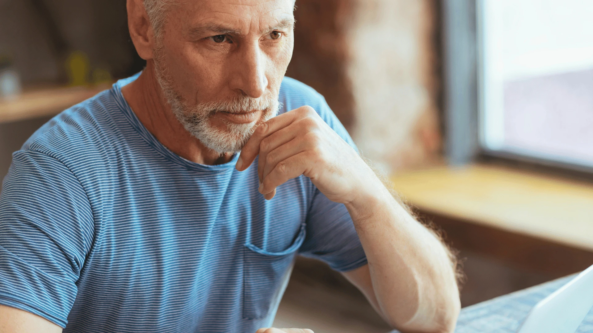 उशिरा रात्रीच्या मच्छीमध्ये मदत करण्यासाठी स्वत: ची बोलण्याचा सराव करा