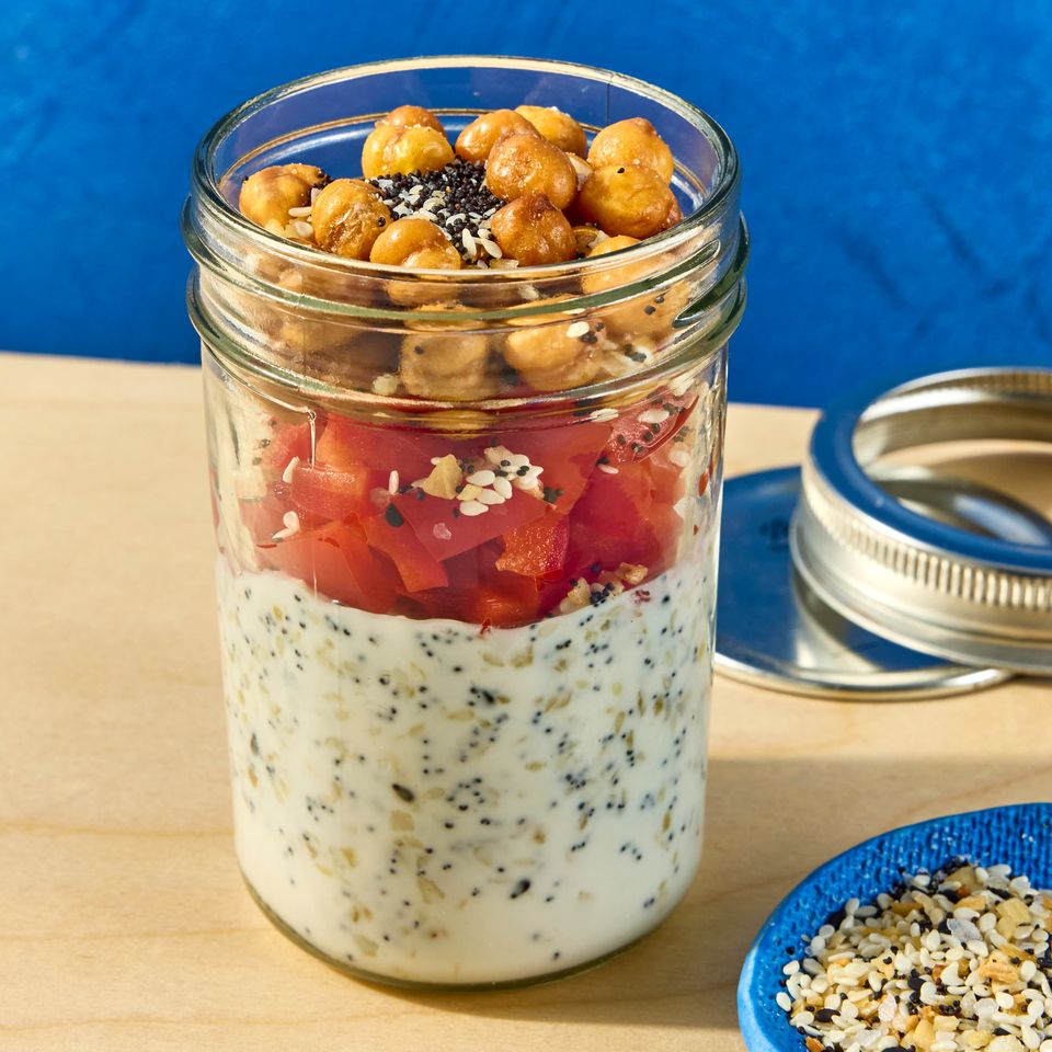 क्रेडिट: छायाचित्रकार: जेन कॉसी, फूड स्टायलिस्ट: चेल्सी झिमर, प्रॉप स्टायलिस्ट: क्लेअर स्पोलेन