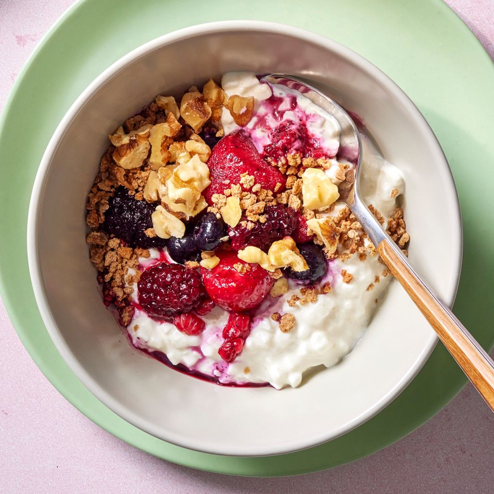 क्रेडिट: छायाचित्रकार: ग्रँट वेबस्टर, फूड स्टायलिस्ट: लॉरेन मॅकअनेली, प्रॉप स्टायलिस्ट: गॅब्रिएल ग्रेको