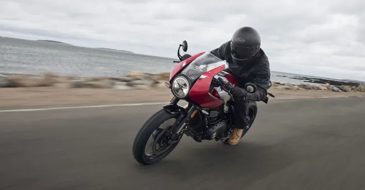 ट्रायम्फ थ्रक्सटन