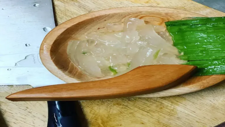 सुसंगतता आणि योग्य पद्धत हे घरातील तेजस्वी त्वचेचे खरे रहस्य आहे.