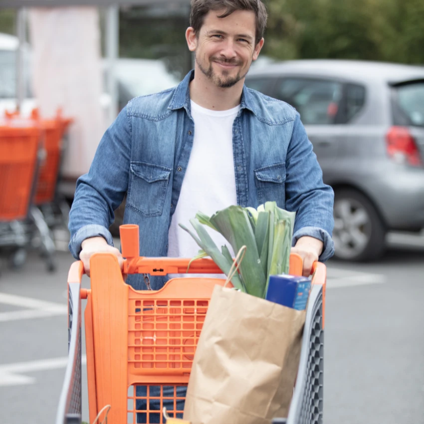 शॉपिंग कार्ट असलेला माणूस परत आला म्हणजे तो चांगला माणूस आहे