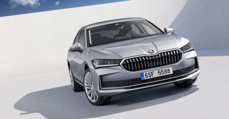 स्कोडा शानदार सेडान स्कोडा शानदार सेडान