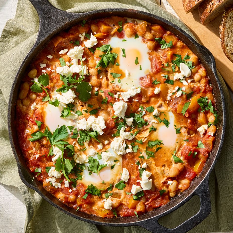 क्रेडिट: छायाचित्रकार: ग्रँट वेबस्टर; फूड स्टायलिस्ट: लॉरेन मॅकअनेली; प्रॉप स्टायलिस्ट: जोसेफ वानेक