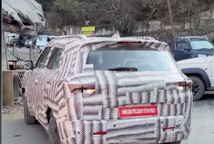 मारुती सुझुकी ब्रीझ फेसलिफ्ट मागील 