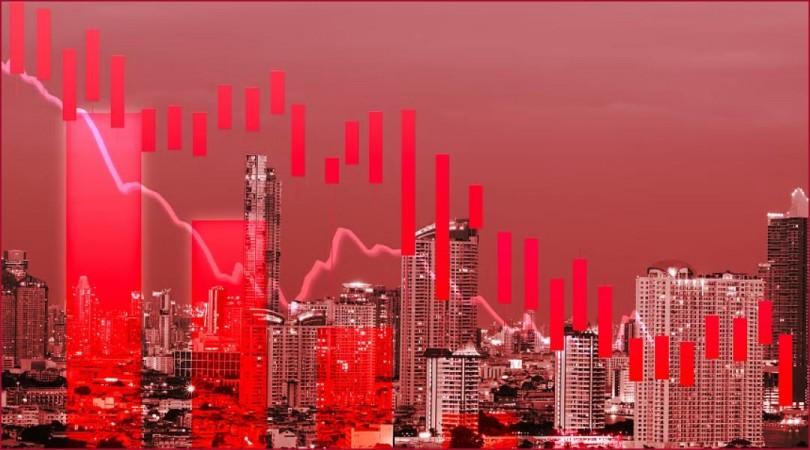निफ्टी 775.65 अंकांनी किंवा 3.26 टक्क्यांनी घसरून 23,002.15 वर बंद झाला, तर सेन्सेक्स 2,496.89 अंकांनी किंवा 3.26 टक्क्यांनी घसरून 74,207.24 वर स्थिरावला.