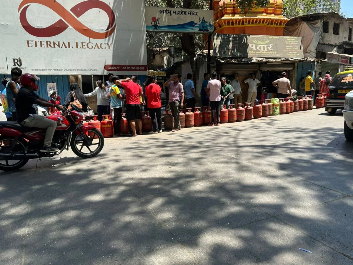 इराण इस्रायल युद्धाचा प्रभाव दादर नायगाव एलपीजी गॅस टंचाई क्राउड एजन्सी मुंबईत