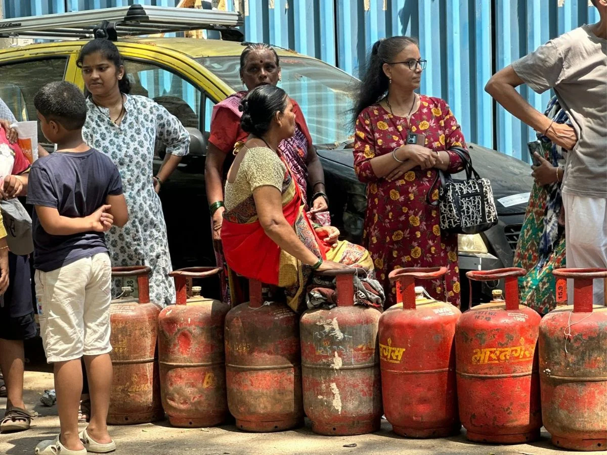 इराण इस्रायल युद्धाचा प्रभाव दादर नायगाव एलपीजी गॅस टंचाई क्राउड एजन्सी मुंबईत