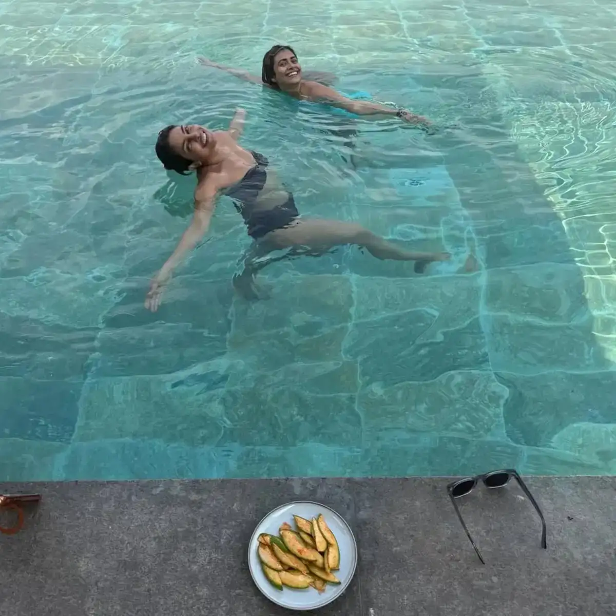 प्रियांका चोप्राचा जबरदस्त बिकिनी लूक: वयाच्या ४३ व्या वर्षीही ती चमकत आहे