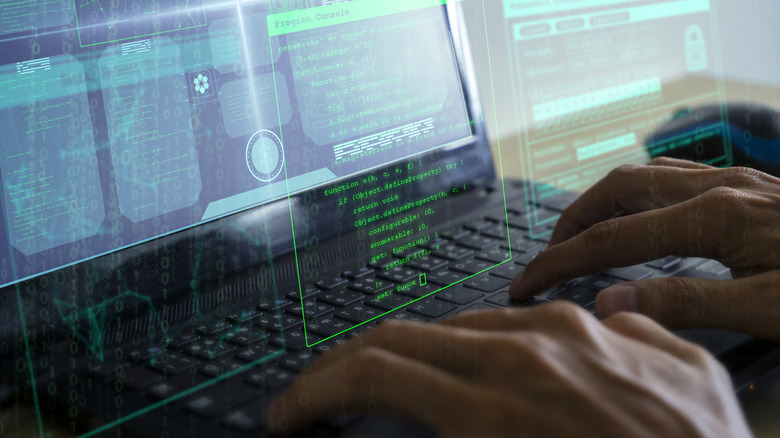 सायबर युद्धात गुंतलेल्या हॅकरची प्रातिनिधिक प्रतिमा