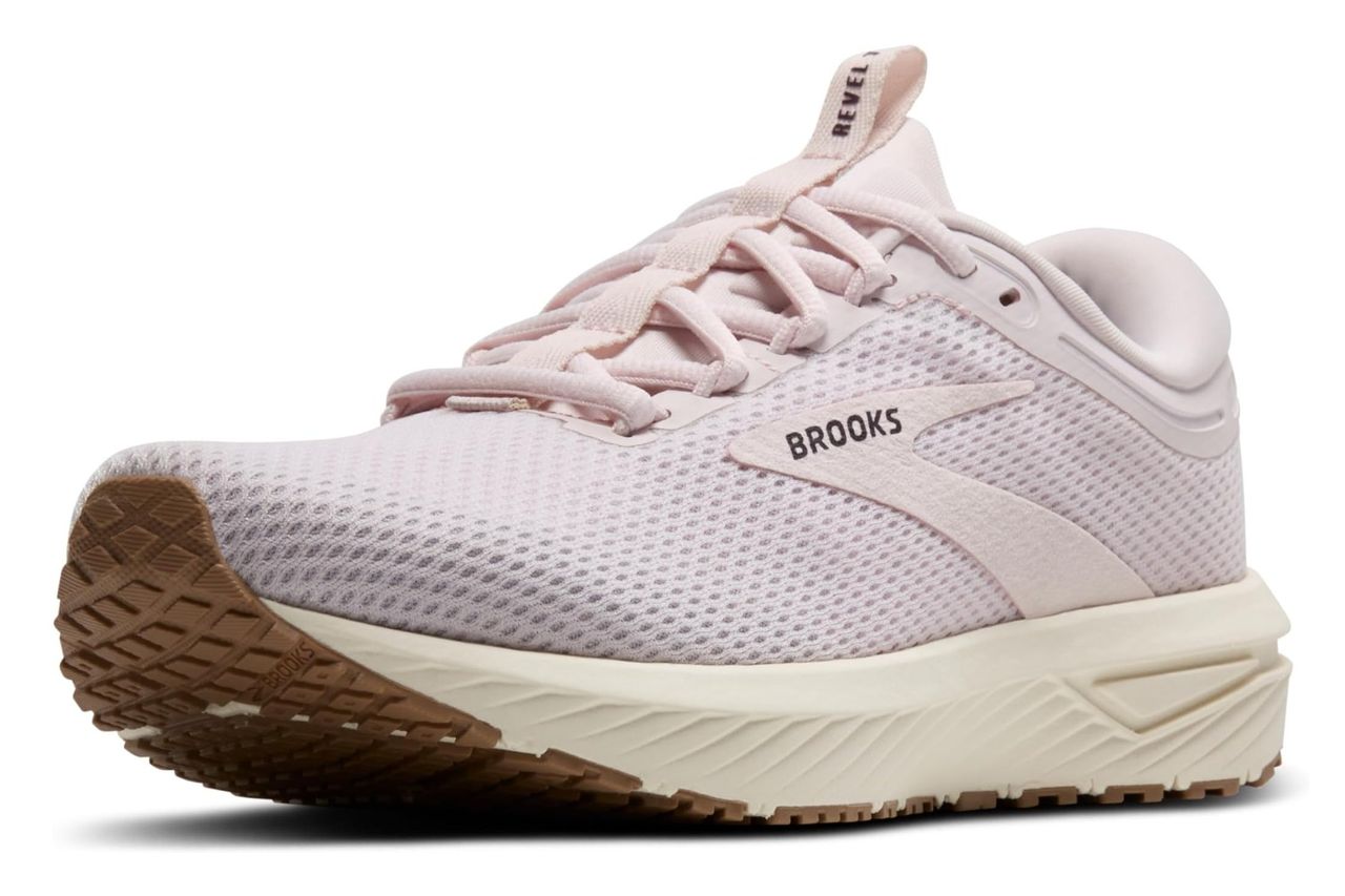 ब्रूक्स रेव्हल 7 न्यूट्रल रनिंग शू क्रेडिट: ऍमेझॉन