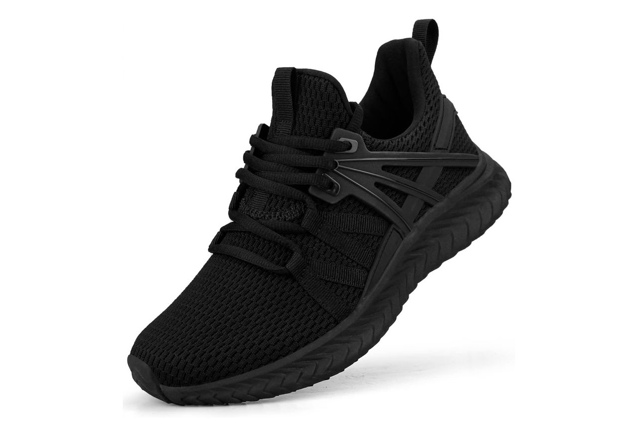 स्नीकर्सवर अब्बू स्लिप क्रेडिट: ऍमेझॉन