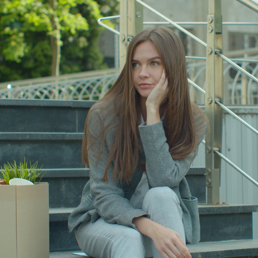 व्हाईट कॉलरची नोकरी गमावलेल्या महिलेला सध्याच्या बाजारात संघर्ष करावा लागेल