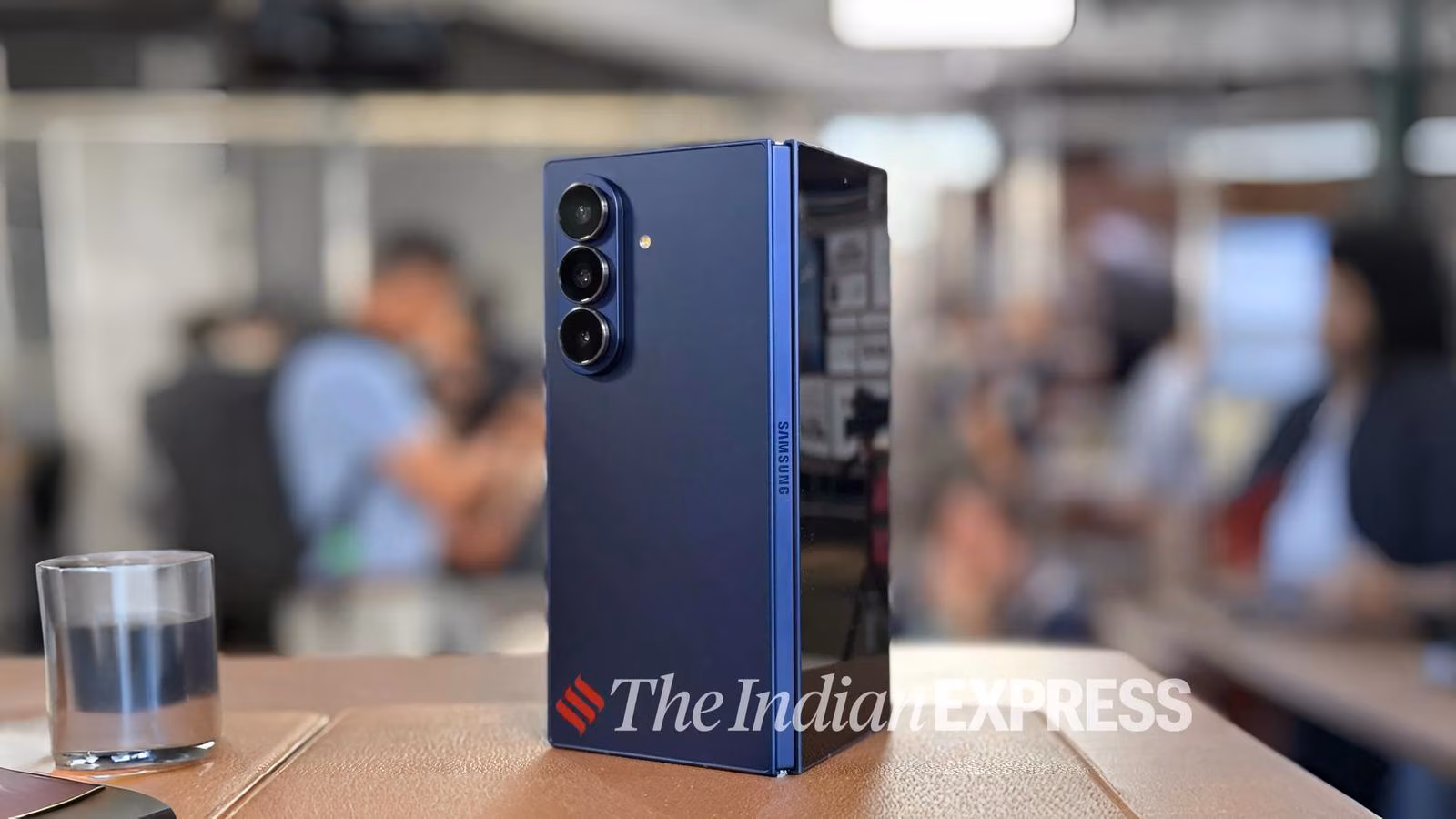 Samsung Galaxy Z Fold 7 पातळ आणि फिकट आर्मर फ्लेक्सहिंगसह येतो.