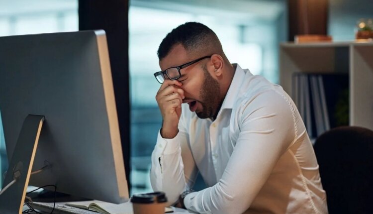 वर्क फ्रॉम होमचा झोपेवर परिणाम