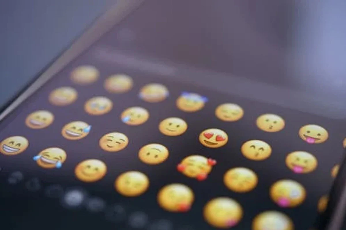 मजकूर पाठवण्याची शैली व्यक्तिमत्व