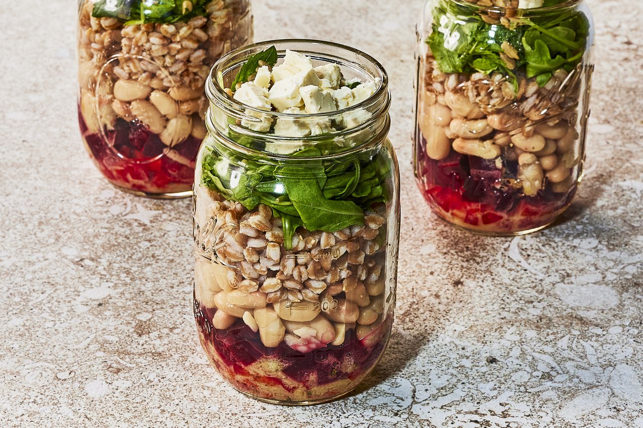 क्रेडिट: हेमी ली, फूड स्टायलिस्ट: एमिली नाबोर्स हॉल, प्रॉप स्टायलिस्ट: क्रिस्टीन केली