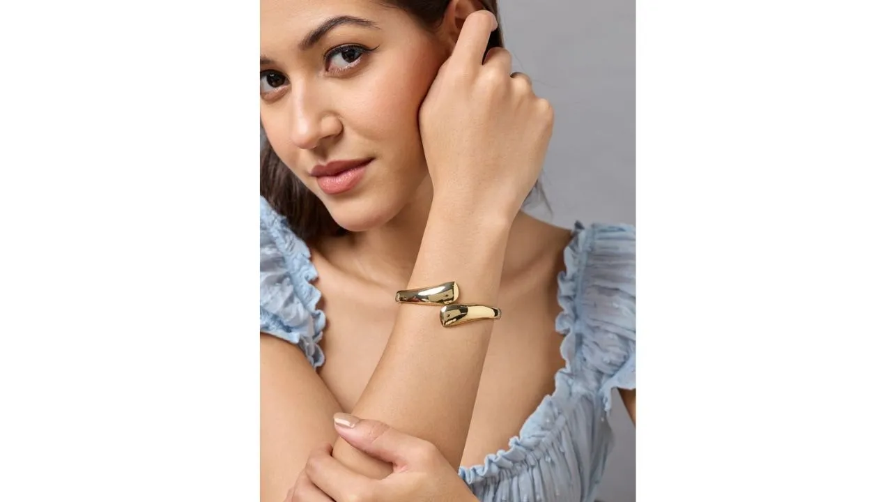 महिला टेक्सचरसाठी कफ ब्रेसलेट