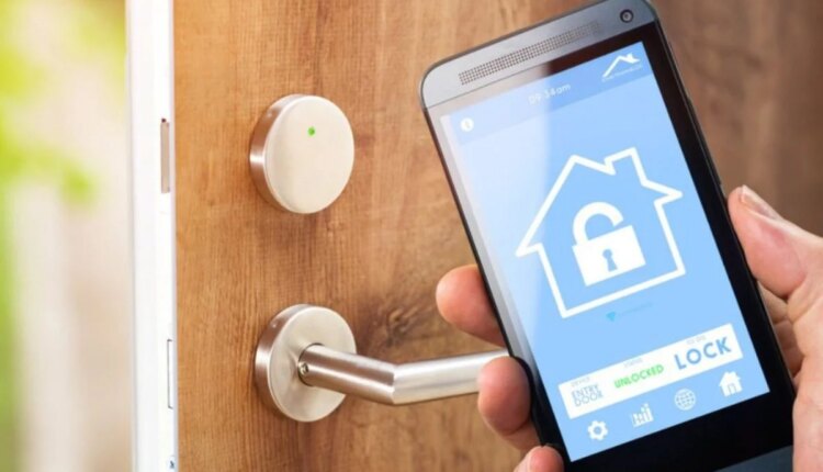 घराच्या सेफ्टीसाठी ‘स्मार्ट लॉक’