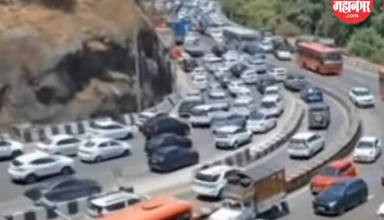 Major traffic jam on Mumbai-Pune Expressway, Supriya Sule also stuck