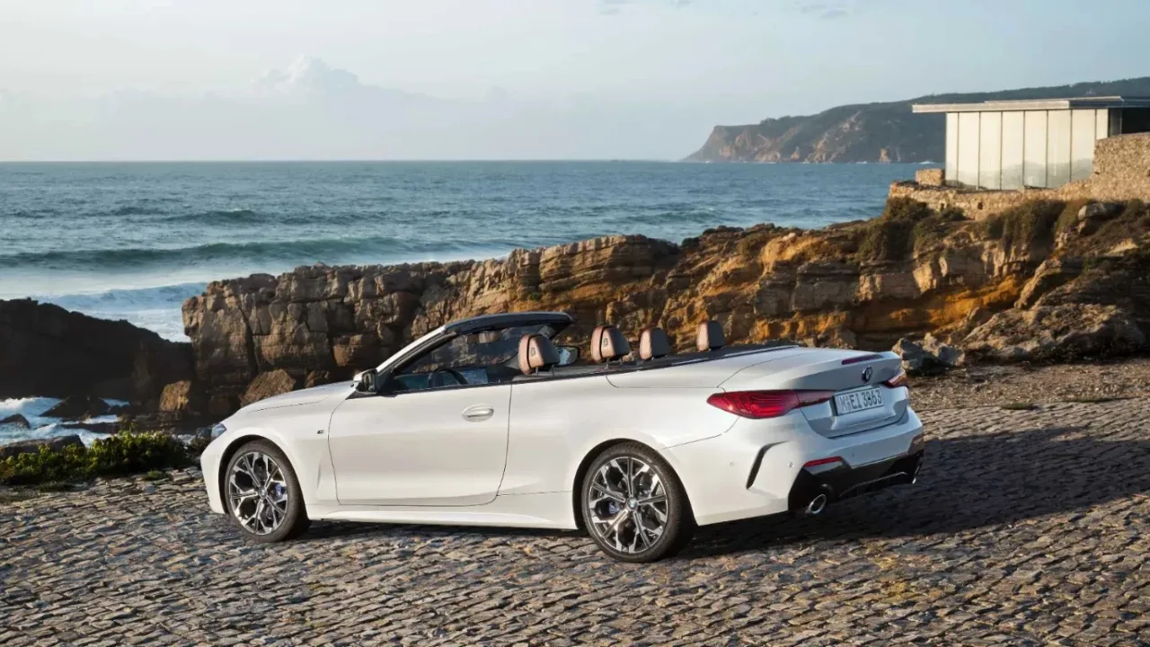 BMW M440i xDrive परिवर्तनीय चष्मा उघड: 500Nm टॉर्क, 250kmph टॉप स्पीड आणि लक्झरी केबिन - BMW M440i Xdrive परिवर्तनीय (4) | टाईम्सबुल