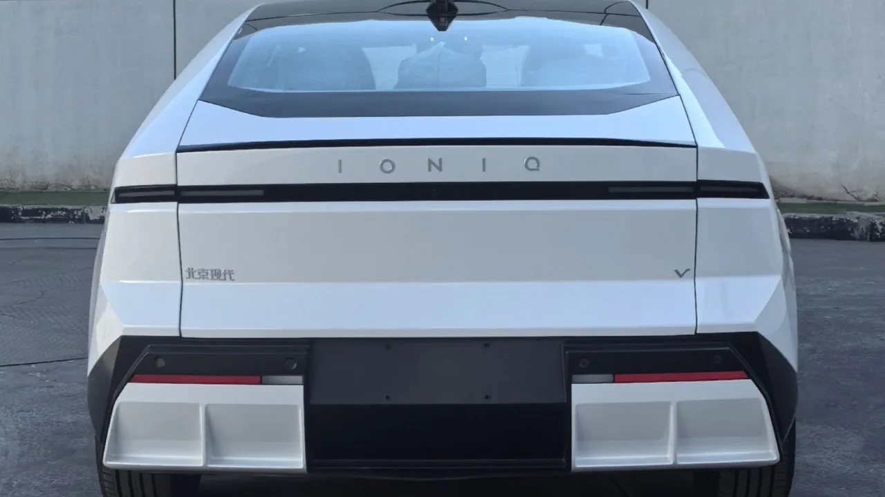 Hyundai Ioniq V चे अनावरण - 600 KM रेंजचे EV चार्जेस 10-80% पासून फक्त 18 मिनिटांत - Hyundai Ioniq V (4) | टाईम्सबुल