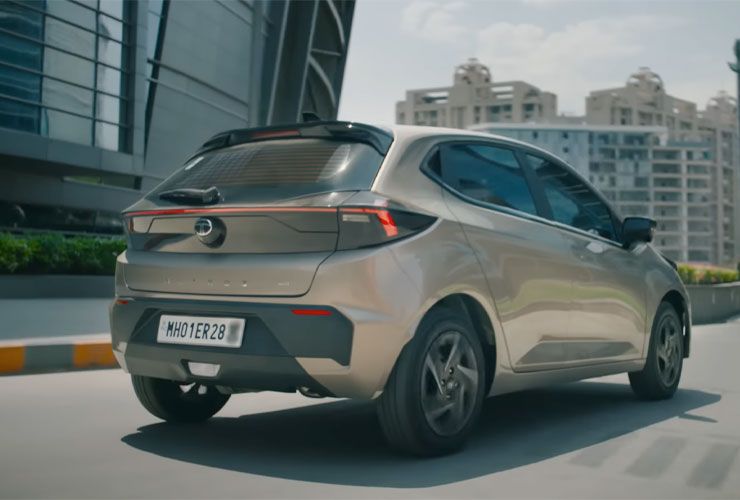 tata altroz ​​फेसलिफ्ट मागील