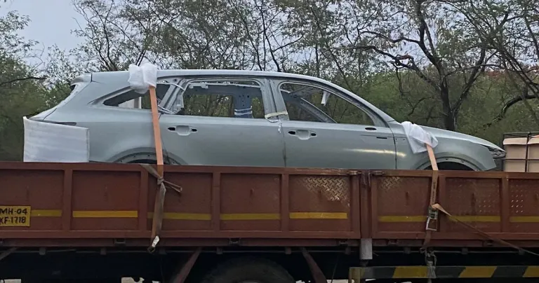 नवीन आगामी kia sorento hybrid suv चे बॉडीशेल भारत 2 मध्ये ट्रकवर नवीन आगामी kia sorento hybrid suv चे बॉडीशेल भारत 2 मध्ये ट्रकवर