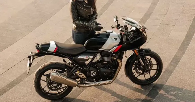 ट्रायम्फ थ्रक्सटन 400 ट्रायम्फ थ्रक्सटन 400