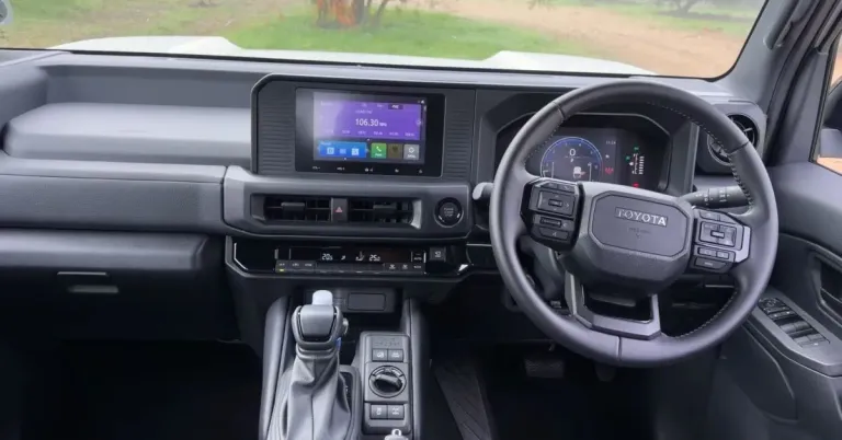 toyota-land-cruiser-fj-interior