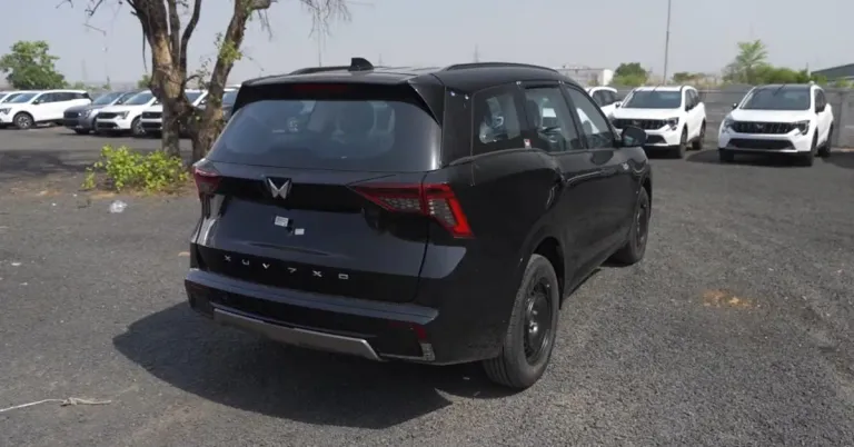 xuv-7xo-ax-rear xuv-7xo-ax-rear