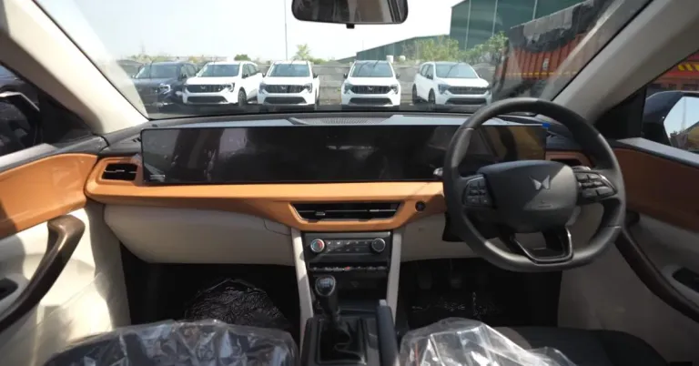 xuv-7xo-ax-interior xuv-7xo-ax-interior