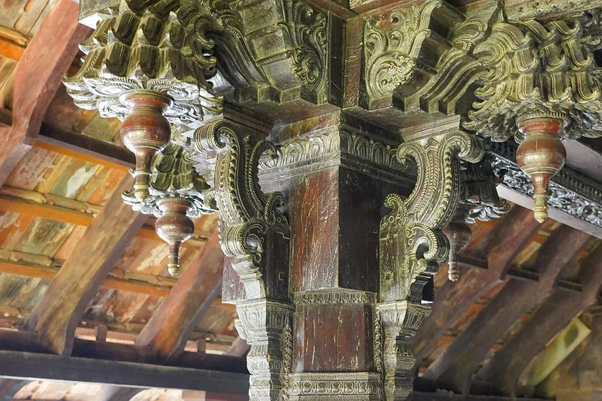 तामिळनाडूमधील भारतातील सर्वात मोठा लाकडी राजवाडा