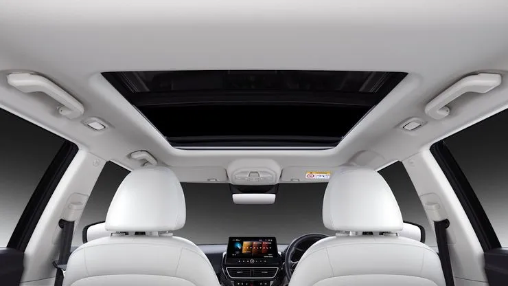 xuv-3xo-सनरूफ