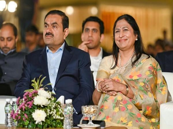 Supriya Sule's daughter's wedding: Amitabh-Jaya-Shweta Bachchan with Anil Ambani; Shivakumar, Rahul Gandhi, Mallikarjun Kharge, Adanis to Ambanis attend, Abhishek Bachchan skips