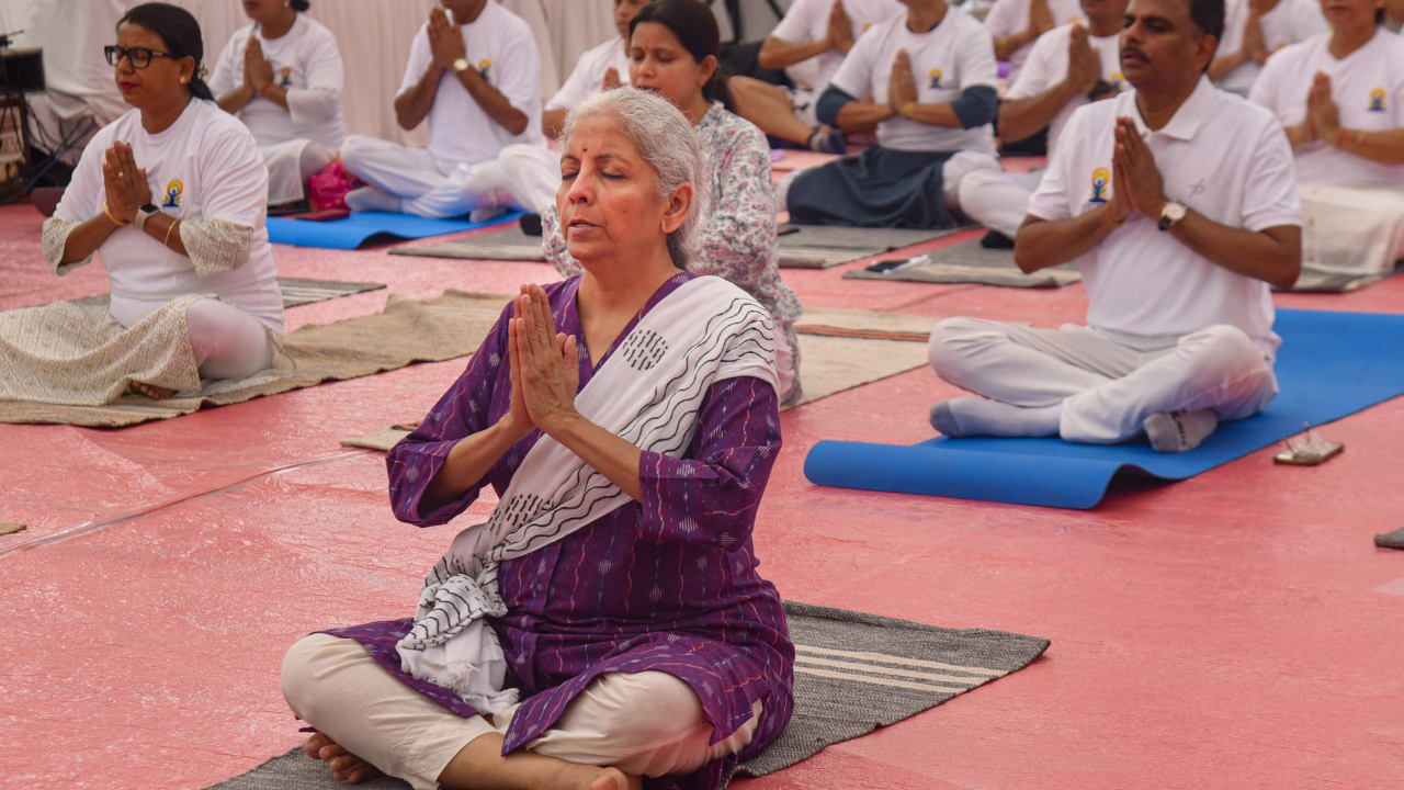 मुस्कान दीक्षित - १२ वा आंतरराष्ट्रीय योग दिन अमृत विचार