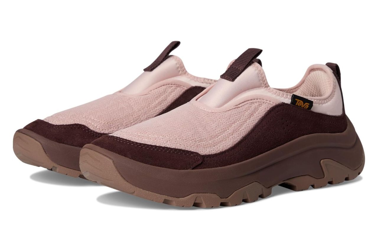 teva womens hurricane day breaker slip on क्रेडिट: ऍमेझॉन