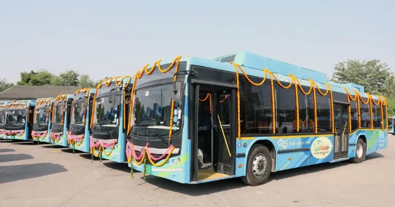 दिल्लीत इलेक्ट्रिक बस
