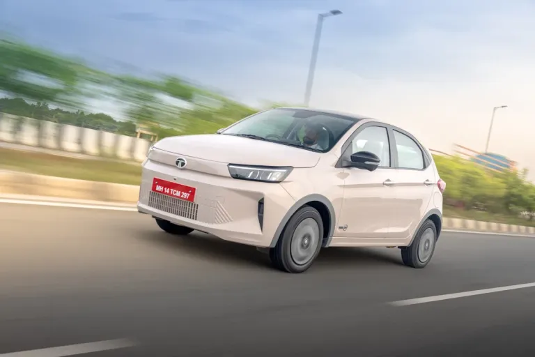 tata tiago.ev facelift handling.jpg tata tiago.ev facelift handling.jpg