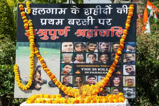 पहलगाम दहशतवादी हल्ल्याच्या वर्धापन दिनानिमित्त जम्मू-काश्मीरच्या सीमावर्ती शहरांमध्ये एकता मोर्चा काढण्यात आला