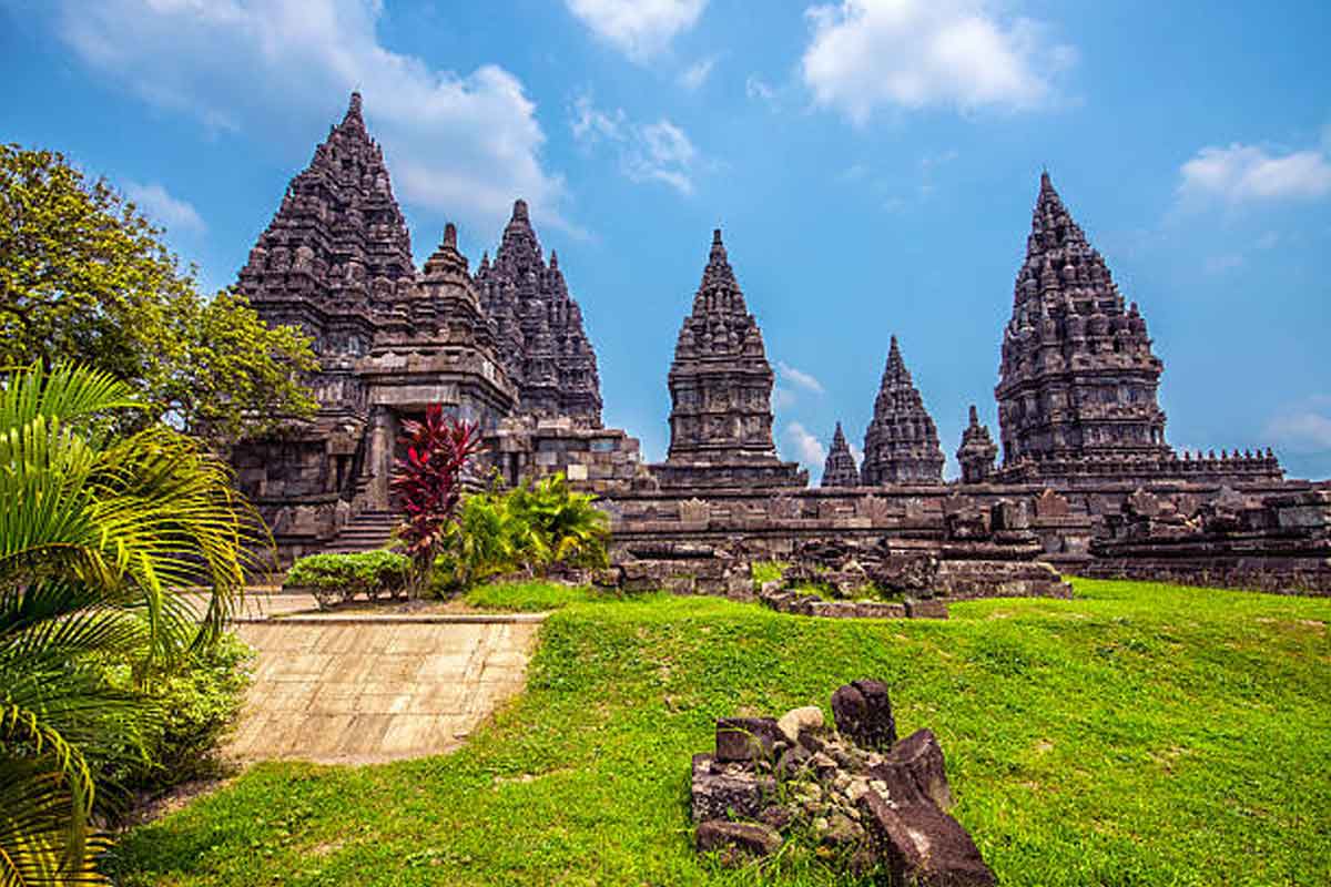 इंडोनेशियातील प्रंबनन मंदिर