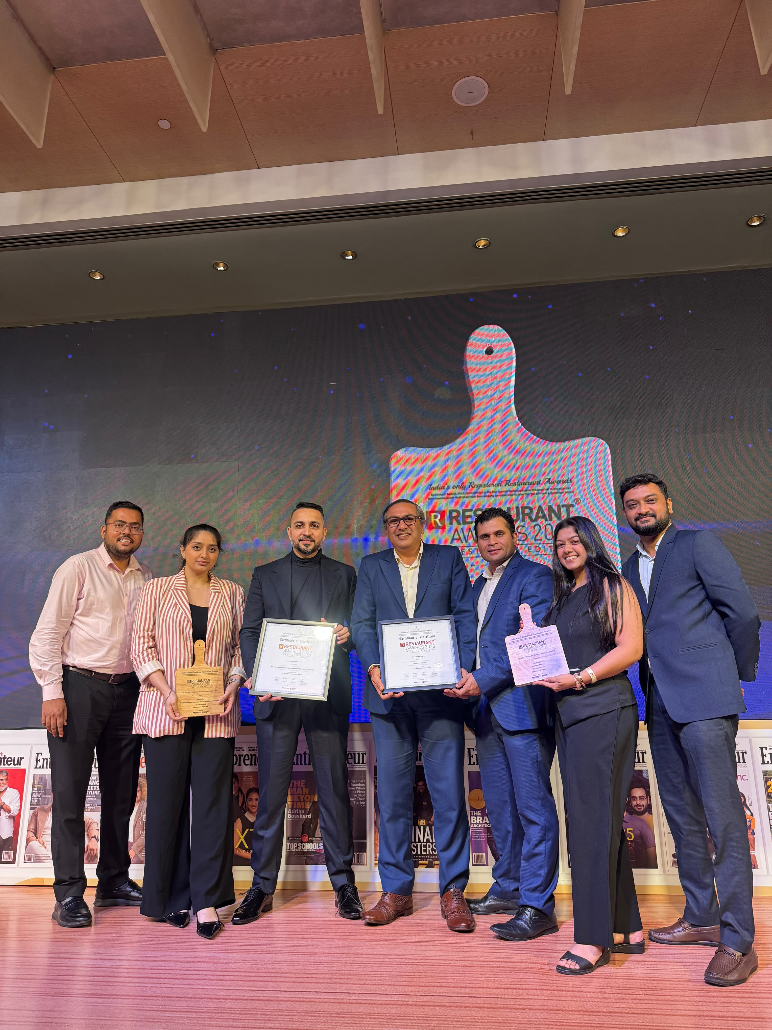 आस्पेक्ट ग्रुपने रेस्टॉरंट इंडिया अवॉर्ड्समध्ये मोठा विजय मिळवला; हितेश केसवानी आणि नॉम नॉम एक्सप्रेसने सर्वोच्च सन्मान घेतला