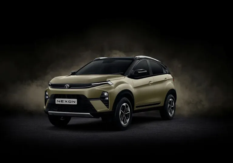 2026 tata nexon pure+ps पॅनोरॅमिक सनरूफ ट्रिम लाँच केली