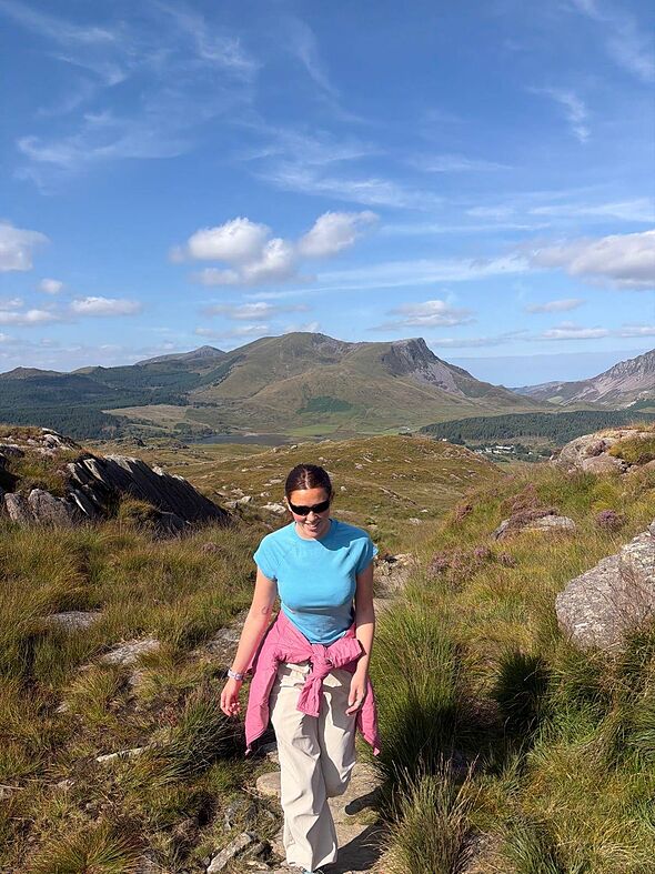 स्नोडन पर्वतावरचा Rhyd Ddu मार्ग स्नोडन पर्वतावरचा Rhyd Ddu मार्ग