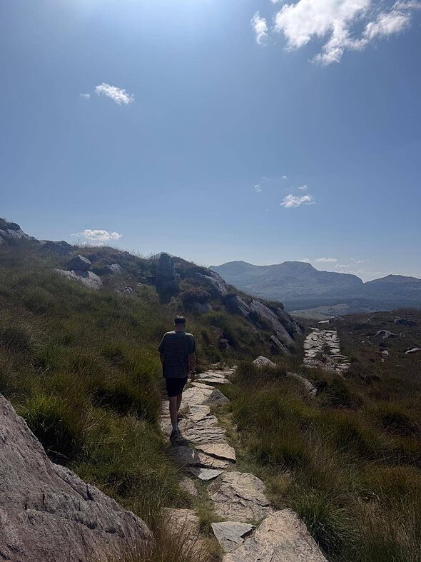 स्नोडन पर्वतावरचा Rhyd Ddu मार्ग स्नोडन पर्वतावरचा Rhyd Ddu मार्ग
