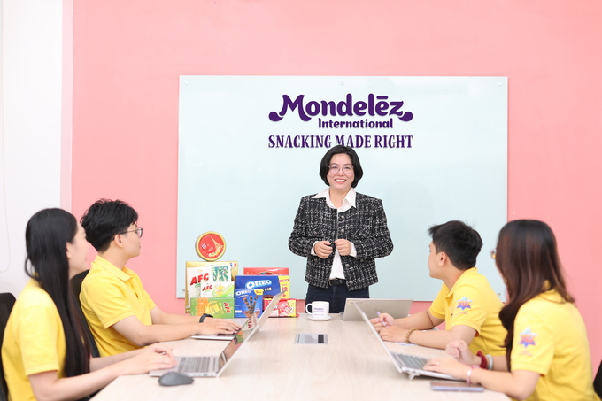 Mondelez Kinh Do येथे एक कर्मचारी बैठक. कंपनीचे फोटो सौजन्याने